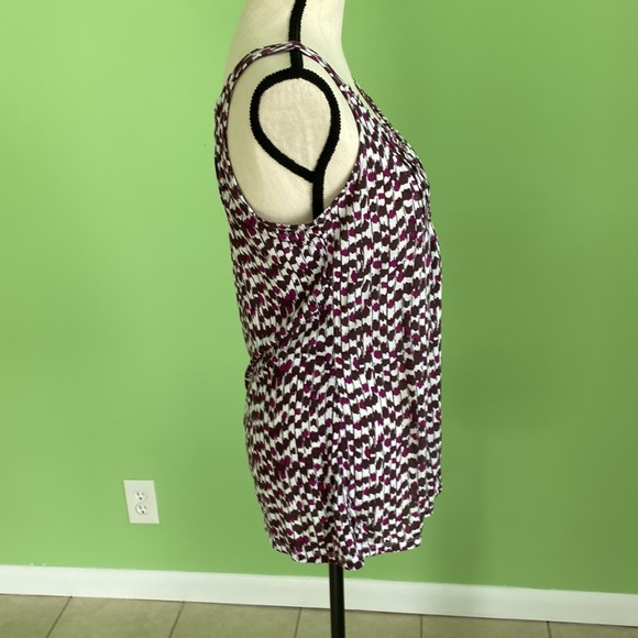 Top** - Picture 2 of 4